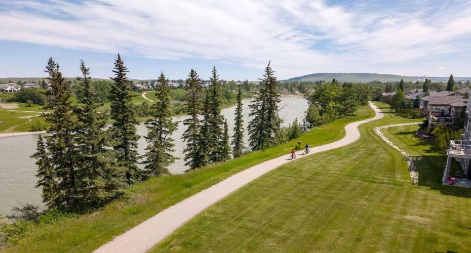 192 Crawford Drive, Cochrane, Alberta T4C 2G8, 2 Bedrooms Bedrooms, ,2 BathroomsBathrooms,Residential,For Sale,Crawford,A2325306