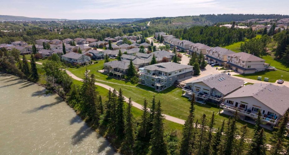 192 Crawford Drive, Cochrane, Alberta T4C 2G8, 2 Bedrooms Bedrooms, ,2 BathroomsBathrooms,Residential,For Sale,Crawford,A2325306