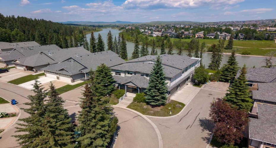 192 Crawford Drive, Cochrane, Alberta T4C 2G8, 2 Bedrooms Bedrooms, ,2 BathroomsBathrooms,Residential,For Sale,Crawford,A2325306