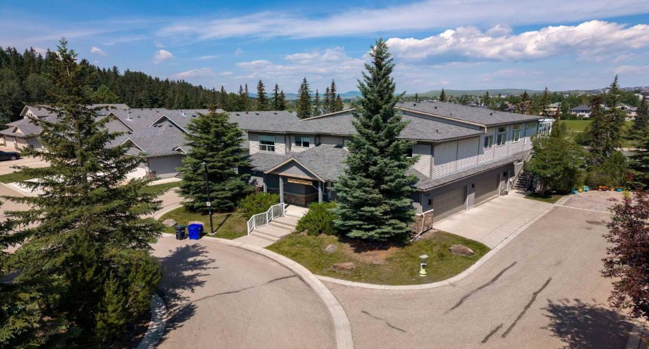 192 Crawford Drive, Cochrane, Alberta T4C 2G8, 2 Bedrooms Bedrooms, ,2 BathroomsBathrooms,Residential,For Sale,Crawford,A2325306
