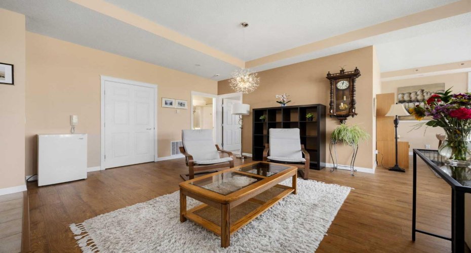 192 Crawford Drive, Cochrane, Alberta T4C 2G8, 2 Bedrooms Bedrooms, ,2 BathroomsBathrooms,Residential,For Sale,Crawford,A2325306