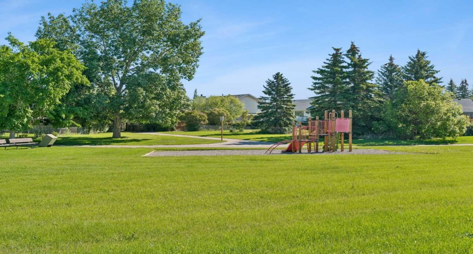 52 West Edge Road, Cochrane, Alberta T4C 1L1, 4 Bedrooms Bedrooms, ,4 BathroomsBathrooms,Residential,For Sale,West Edge,A2325313