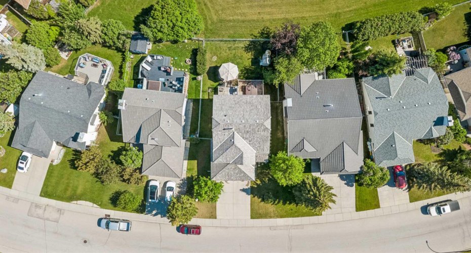 52 West Edge Road, Cochrane, Alberta T4C 1L1, 4 Bedrooms Bedrooms, ,4 BathroomsBathrooms,Residential,For Sale,West Edge,A2325313
