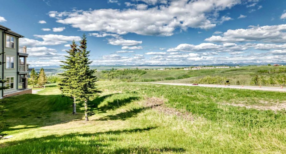 201 Sunset Drive, Cochrane, Alberta T4C 0H5, 1 Bedroom Bedrooms, ,1 BathroomBathrooms,Residential,For Sale,Sunset,A2328382