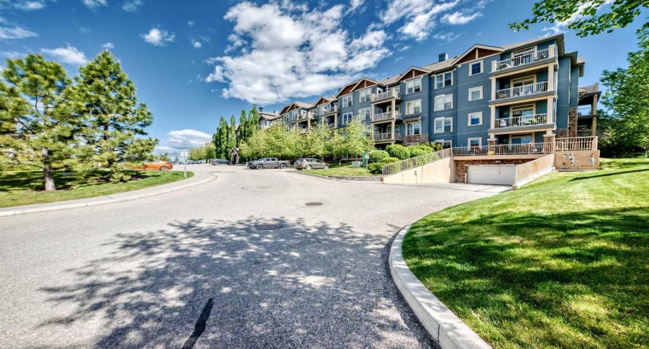 201 Sunset Drive, Cochrane, Alberta T4C 0H5, 1 Bedroom Bedrooms, ,1 BathroomBathrooms,Residential,For Sale,Sunset,A2328382