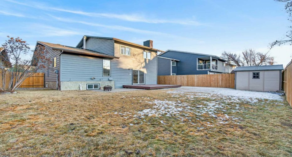 303 Woodside Place, Okotoks, Alberta T1S 1L9, 5 Bedrooms Bedrooms, ,3 BathroomsBathrooms,Residential,For Sale,Woodside,A2329310