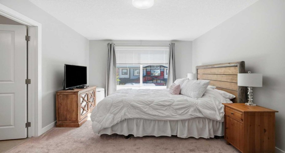204 Jumping Pound Common, Cochrane, Alberta T4C 2L1, 3 Bedrooms Bedrooms, ,3 BathroomsBathrooms,Residential,For Sale,Jumping Pound,A2325742