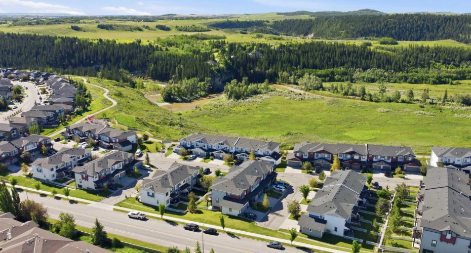 204 Jumping Pound Common, Cochrane, Alberta T4C 2L1, 3 Bedrooms Bedrooms, ,3 BathroomsBathrooms,Residential,For Sale,Jumping Pound,A2325742