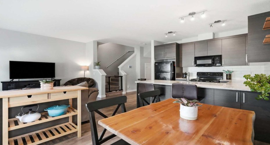 204 Jumping Pound Common, Cochrane, Alberta T4C 2L1, 3 Bedrooms Bedrooms, ,3 BathroomsBathrooms,Residential,For Sale,Jumping Pound,A2325742