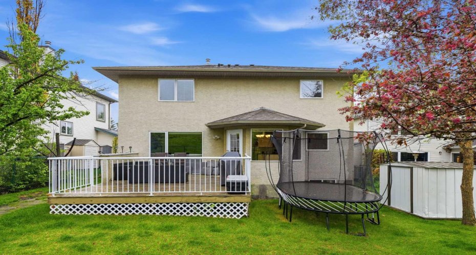 44 Gleneagles View, Cochrane, Alberta T4C 1P1, 3 Bedrooms Bedrooms, ,3 BathroomsBathrooms,Residential,For Sale,Gleneagles,A2311315