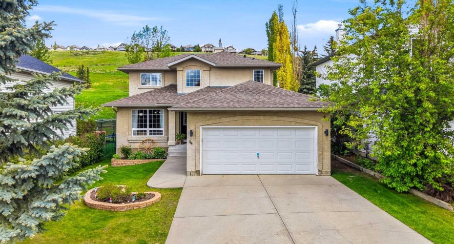 44 Gleneagles View, Cochrane, Alberta T4C 1P1, 3 Bedrooms Bedrooms, ,3 BathroomsBathrooms,Residential,For Sale,Gleneagles,A2311315