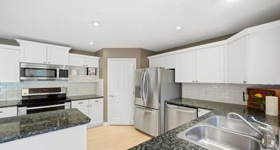44 Gleneagles View, Cochrane, Alberta T4C 1P1, 3 Bedrooms Bedrooms, ,3 BathroomsBathrooms,Residential,For Sale,Gleneagles,A2311315