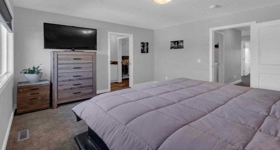 Primary bedroom with 3piece ensuite