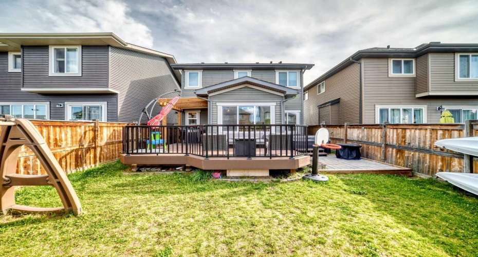 16 Sunrise Crescent, Cochrane, Alberta T4C0Z6, 3 Bedrooms Bedrooms, ,4 BathroomsBathrooms,Residential,For Sale,Sunrise,A2327265