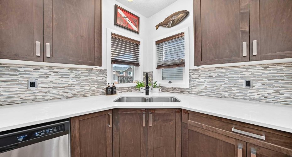 16 Sunrise Crescent, Cochrane, Alberta T4C0Z6, 3 Bedrooms Bedrooms, ,4 BathroomsBathrooms,Residential,For Sale,Sunrise,A2327265