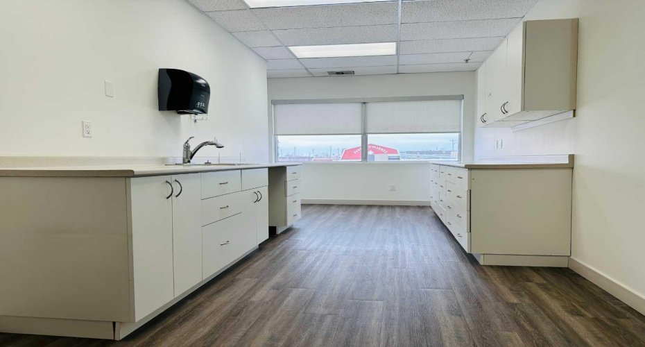 10006 101 Avenue, Grande Prairie, Alberta T8V0Y1, ,Commercial,For Lease,101,A2122647