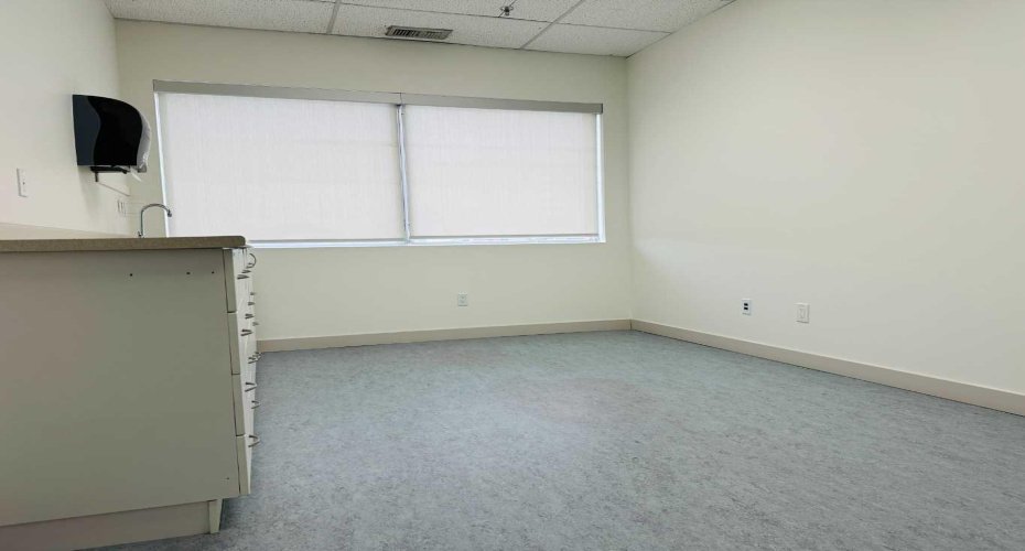 10006 101 Avenue, Grande Prairie, Alberta T8V0Y1, ,Commercial,For Lease,101,A2122647