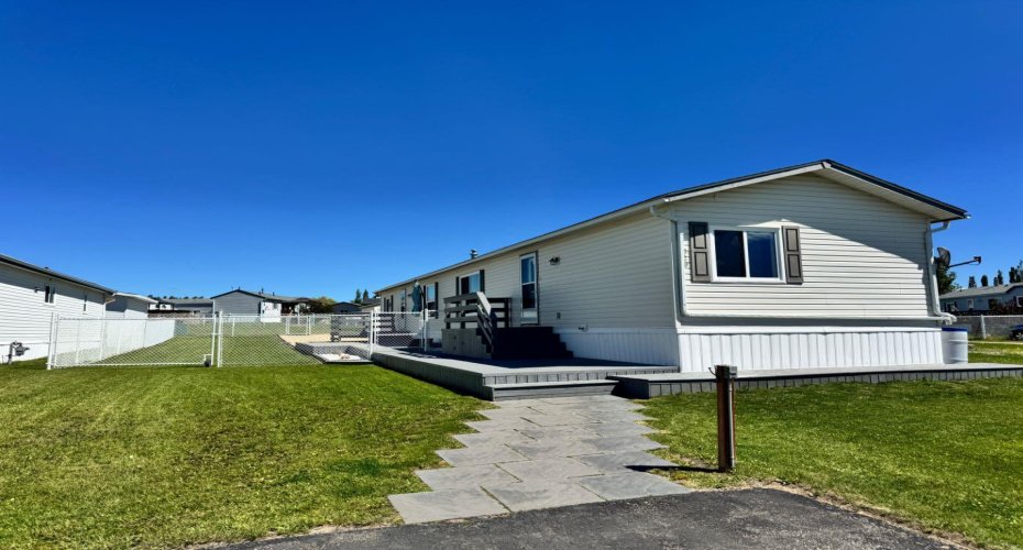 529 Stewart Street, Rural Grande Prairie No. 1, County of, Alberta T8W 5K5, 3 Bedrooms Bedrooms, ,2 BathroomsBathrooms,Residential,For Sale,Stewart Street,A2328743