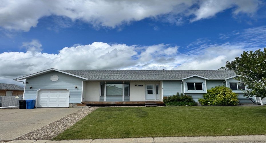 11300 110 Avenue Crescent, Fairview, Alberta T0H 1L0, 4 Bedrooms Bedrooms, ,2 BathroomsBathrooms,Residential,For Sale,110,A2328756