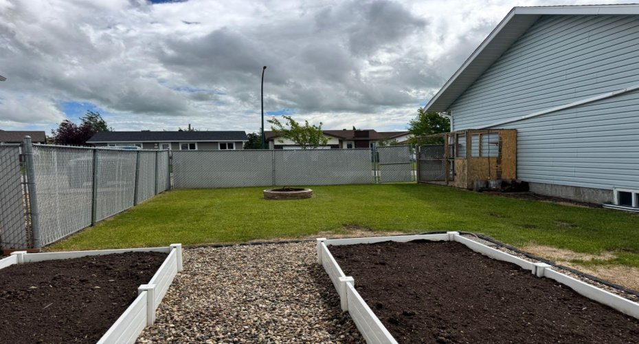 11300 110 Avenue Crescent, Fairview, Alberta T0H 1L0, 4 Bedrooms Bedrooms, ,2 BathroomsBathrooms,Residential,For Sale,110,A2328756