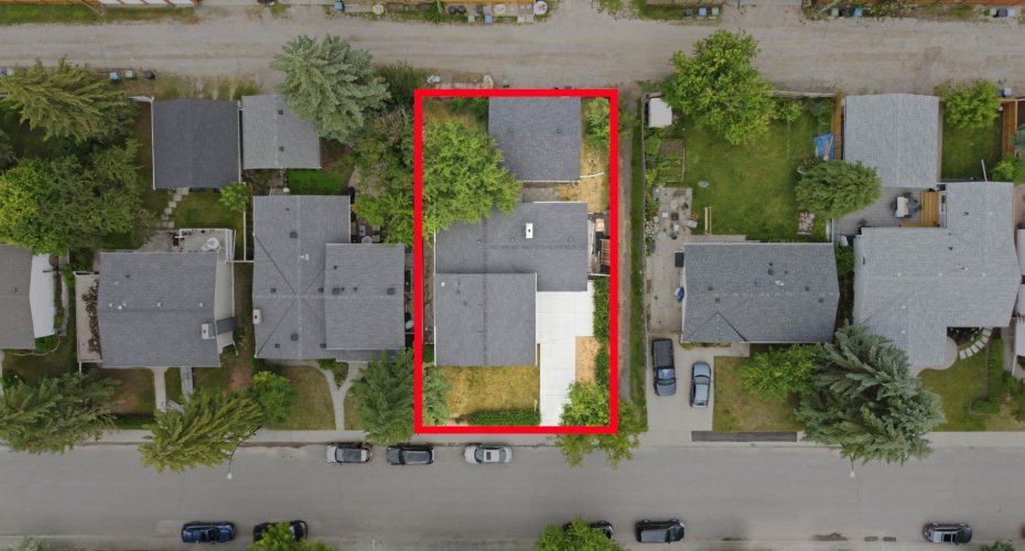 2924 Lathom Crescent, Calgary, Alberta T3E 5W7, 3 Bedrooms Bedrooms, ,2 BathroomsBathrooms,Residential,For Sale,Lathom,A2328796