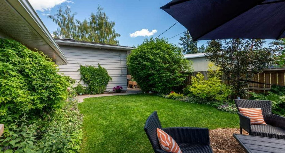 76 Chinook Drive, Calgary, Alberta T2V 2P9, 3 Bedrooms Bedrooms, ,2 BathroomsBathrooms,Residential,For Sale,Chinook,A2328841