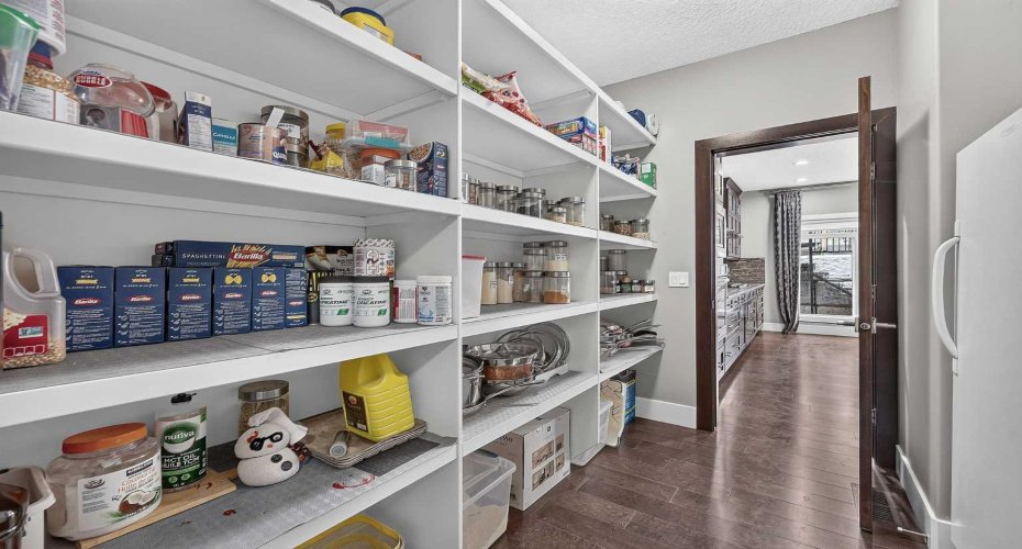 36 Rockyvale Green, Calgary, Alberta T3G 0E3, 5 Bedrooms Bedrooms, ,4 BathroomsBathrooms,Residential,For Sale,Rockyvale,A2328863
