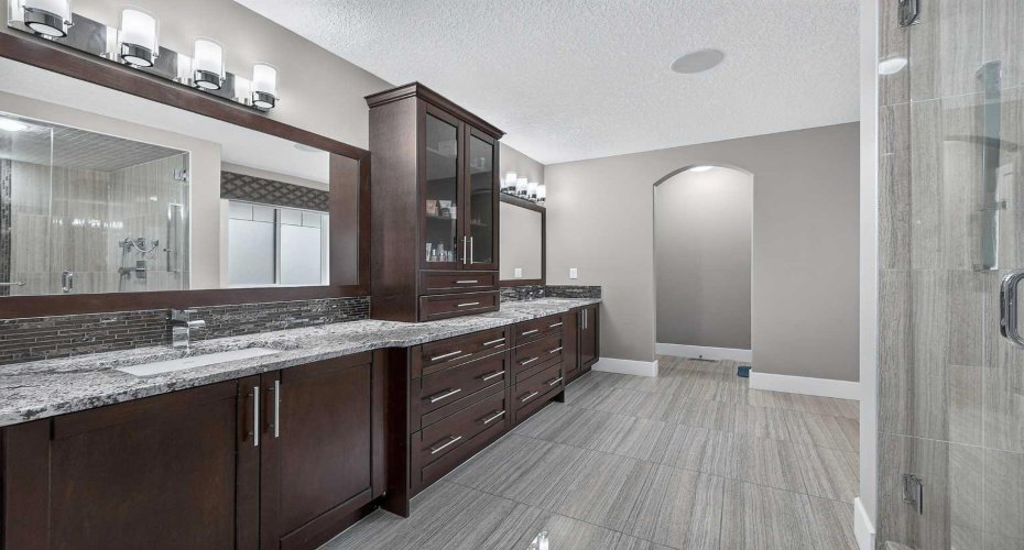 36 Rockyvale Green, Calgary, Alberta T3G 0E3, 5 Bedrooms Bedrooms, ,4 BathroomsBathrooms,Residential,For Sale,Rockyvale,A2328863