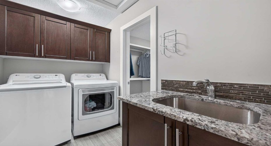 36 Rockyvale Green, Calgary, Alberta T3G 0E3, 5 Bedrooms Bedrooms, ,4 BathroomsBathrooms,Residential,For Sale,Rockyvale,A2328863