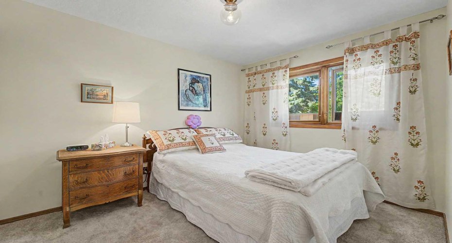 75 Deerbrook Road, Calgary, Alberta T2J 6G5, 4 Bedrooms Bedrooms, ,3 BathroomsBathrooms,Residential,For Sale,Deerbrook,A2328881