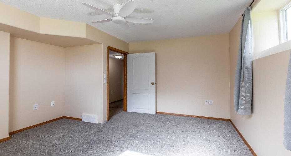 367 Woodman Avenue, Medicine Hat, Alberta T1A 8T6, 4 Bedrooms Bedrooms, ,2 BathroomsBathrooms,Residential,For Sale,Woodman,A2328885