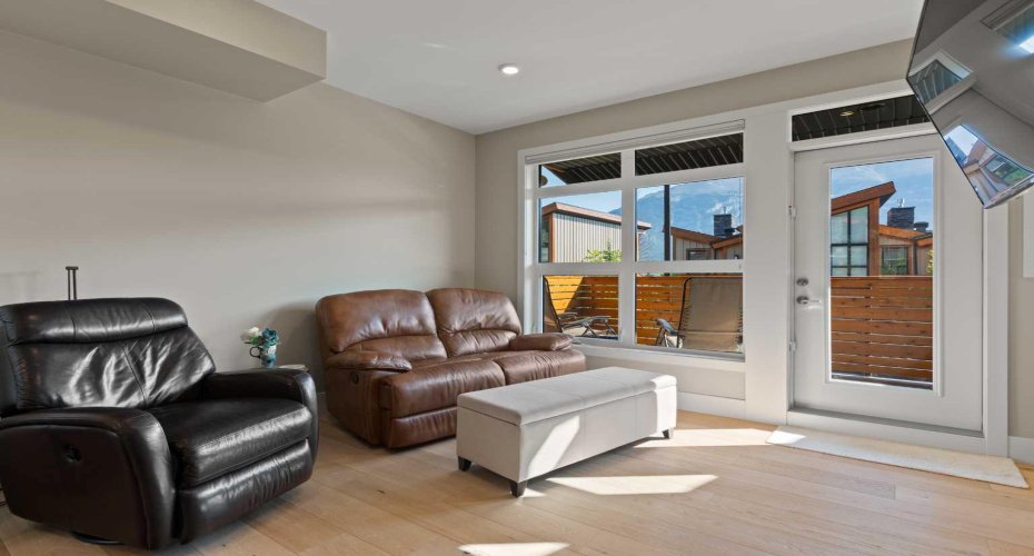 407 Riva Place, Canmore, Alberta T1W 3L4, 2 Bedrooms Bedrooms, ,3 BathroomsBathrooms,Residential,For Sale,Riva,A2328900