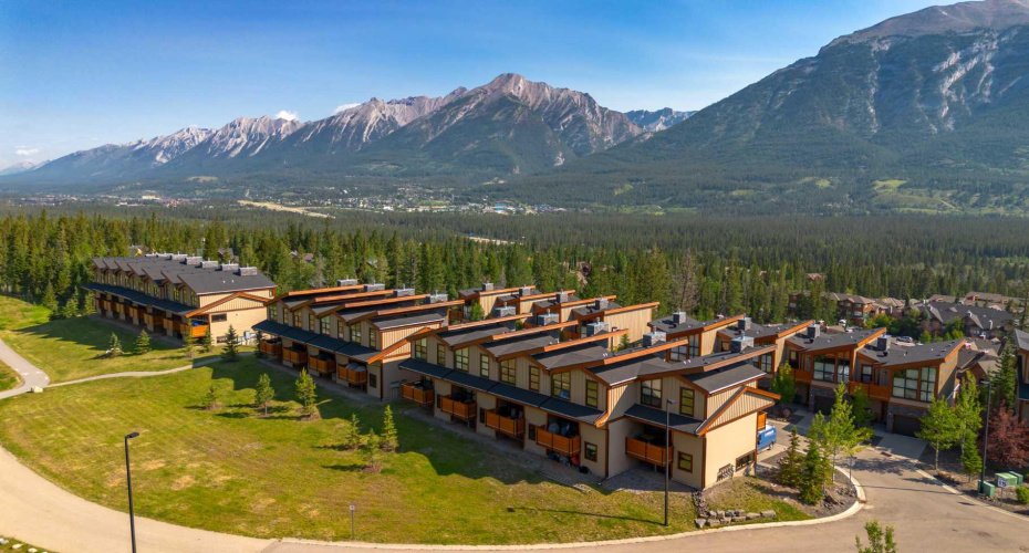 407 Riva Place, Canmore, Alberta T1W 3L4, 2 Bedrooms Bedrooms, ,3 BathroomsBathrooms,Residential,For Sale,Riva,A2328900