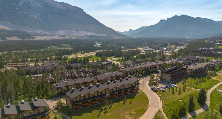 407 Riva Place, Canmore, Alberta T1W 3L4, 2 Bedrooms Bedrooms, ,3 BathroomsBathrooms,Residential,For Sale,Riva,A2328900