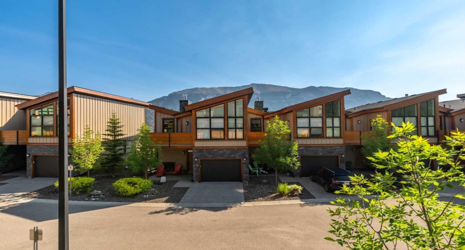 407 Riva Place, Canmore, Alberta T1W 3L4, 2 Bedrooms Bedrooms, ,3 BathroomsBathrooms,Residential,For Sale,Riva,A2328900