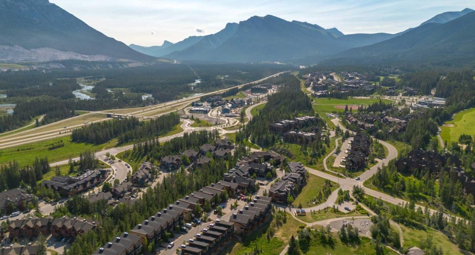 407 Riva Place, Canmore, Alberta T1W 3L4, 2 Bedrooms Bedrooms, ,3 BathroomsBathrooms,Residential,For Sale,Riva,A2328900