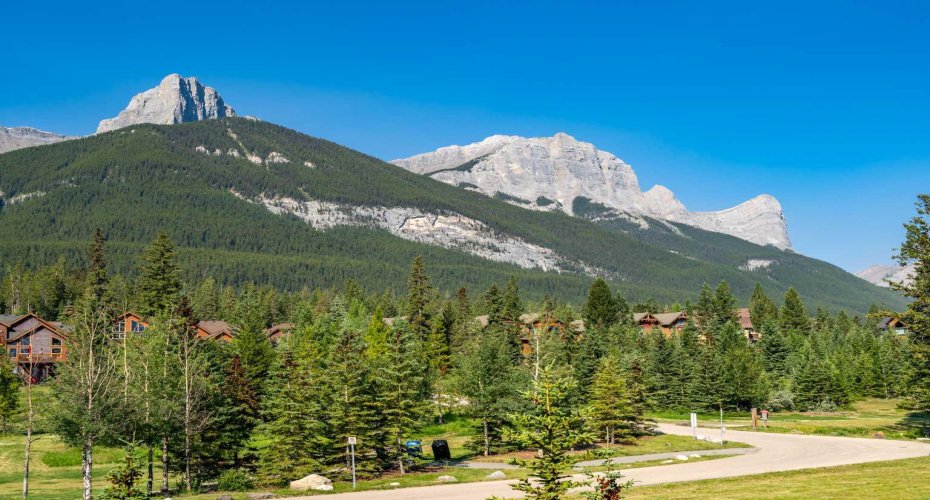407 Riva Place, Canmore, Alberta T1W 3L4, 2 Bedrooms Bedrooms, ,3 BathroomsBathrooms,Residential,For Sale,Riva,A2328900