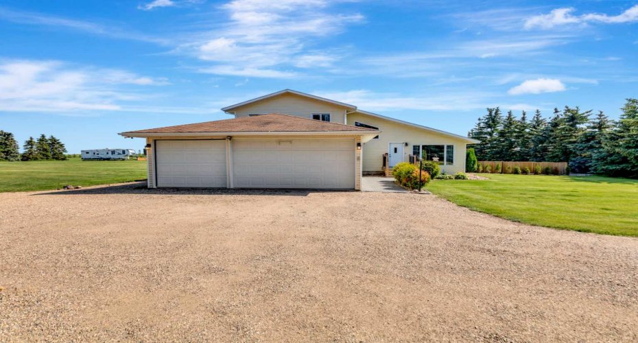 48541 Range Road 3263, Rural, Saskatchewan S0M 1R0, 4 Bedrooms Bedrooms, ,2 BathroomsBathrooms,Residential,For Sale,Range Road 3263,A2328911