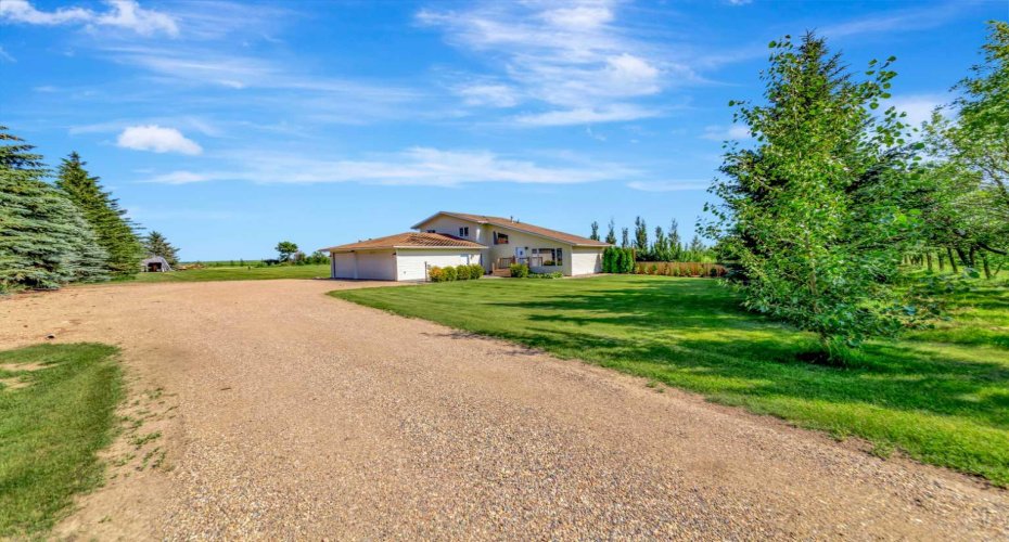 48541 Range Road 3263, Rural, Saskatchewan S0M 1R0, 4 Bedrooms Bedrooms, ,2 BathroomsBathrooms,Residential,For Sale,Range Road 3263,A2328911