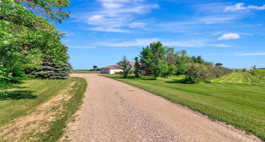 48541 Range Road 3263, Rural, Saskatchewan S0M 1R0, 4 Bedrooms Bedrooms, ,2 BathroomsBathrooms,Residential,For Sale,Range Road 3263,A2328911