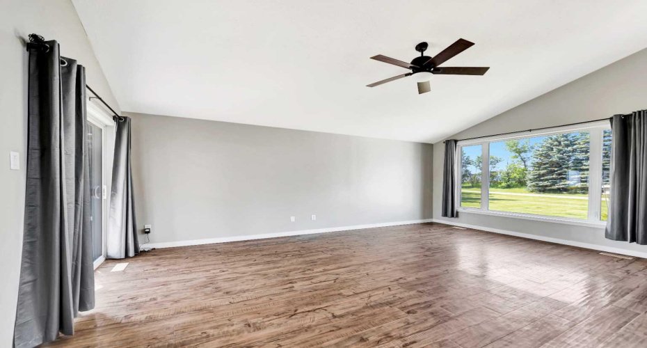 48541 Range Road 3263, Rural, Saskatchewan S0M 1R0, 4 Bedrooms Bedrooms, ,2 BathroomsBathrooms,Residential,For Sale,Range Road 3263,A2328911