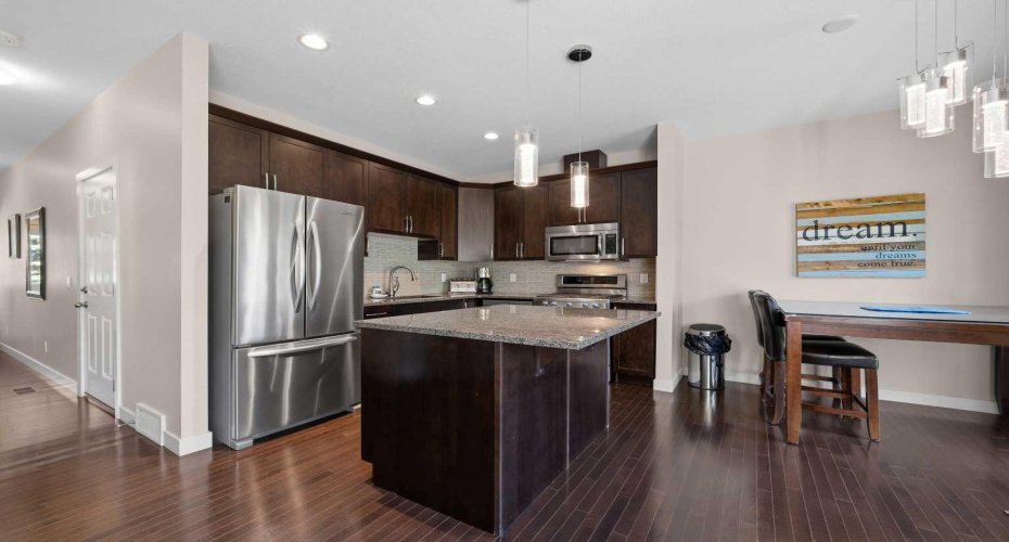 464 Quarry Villas, Calgary, Alberta T2C 5K1, 2 Bedrooms Bedrooms, ,4 BathroomsBathrooms,Residential,For Sale,Quarry,A2328940