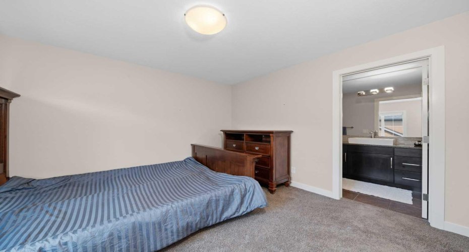 464 Quarry Villas, Calgary, Alberta T2C 5K1, 2 Bedrooms Bedrooms, ,4 BathroomsBathrooms,Residential,For Sale,Quarry,A2328940