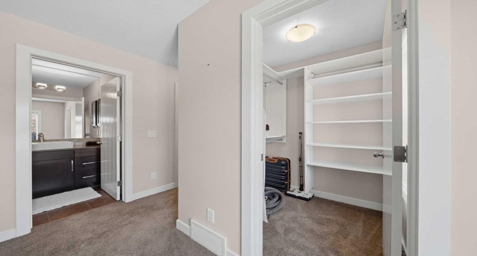 464 Quarry Villas, Calgary, Alberta T2C 5K1, 2 Bedrooms Bedrooms, ,4 BathroomsBathrooms,Residential,For Sale,Quarry,A2328940