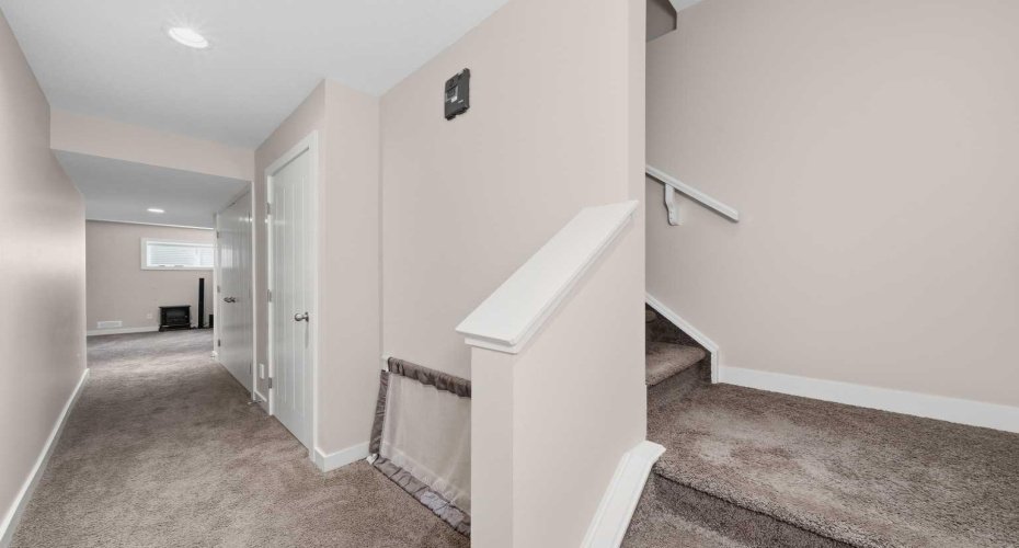 464 Quarry Villas, Calgary, Alberta T2C 5K1, 2 Bedrooms Bedrooms, ,4 BathroomsBathrooms,Residential,For Sale,Quarry,A2328940