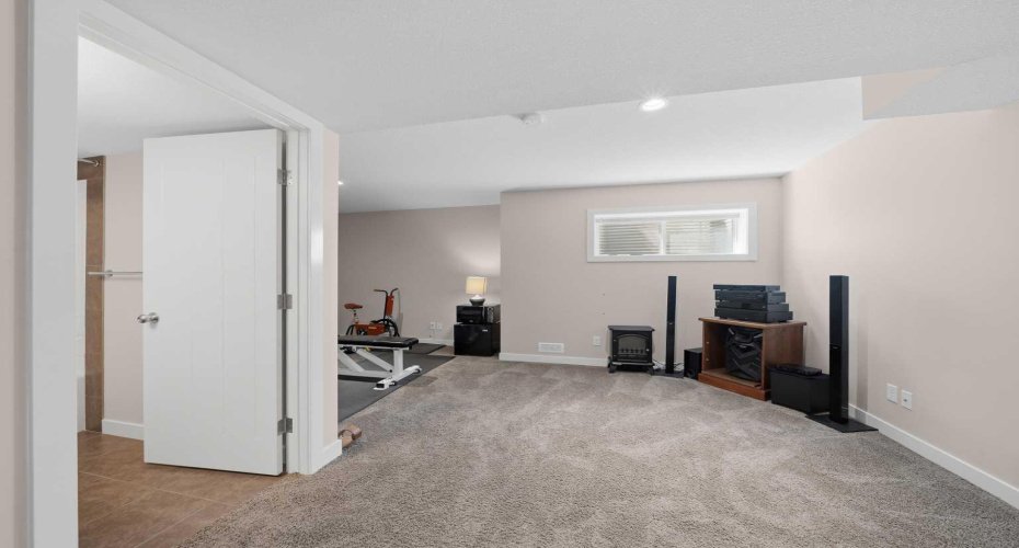 464 Quarry Villas, Calgary, Alberta T2C 5K1, 2 Bedrooms Bedrooms, ,4 BathroomsBathrooms,Residential,For Sale,Quarry,A2328940