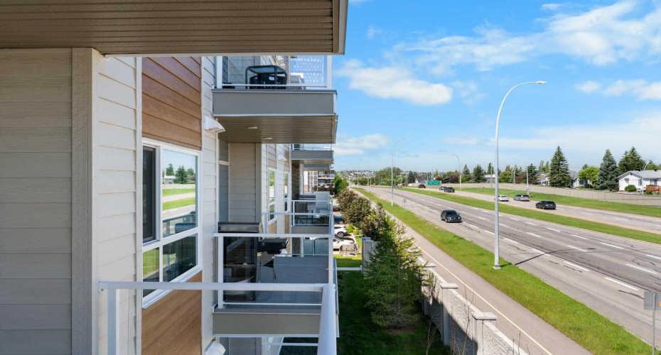 200 Harvest Hills Place, Calgary, Alberta T3K 2N3, 2 Bedrooms Bedrooms, ,2 BathroomsBathrooms,Residential,For Sale,Harvest Hills,A2328952