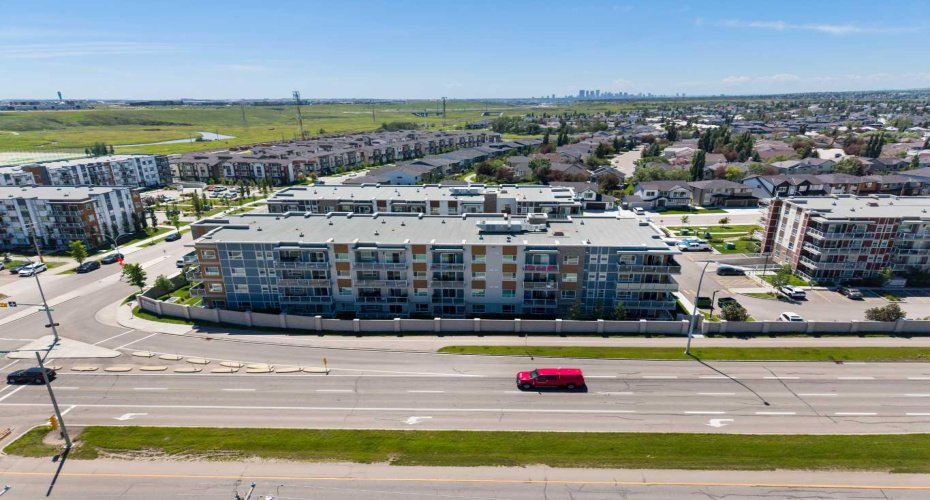200 Harvest Hills Place, Calgary, Alberta T3K 2N3, 2 Bedrooms Bedrooms, ,2 BathroomsBathrooms,Residential,For Sale,Harvest Hills,A2328952