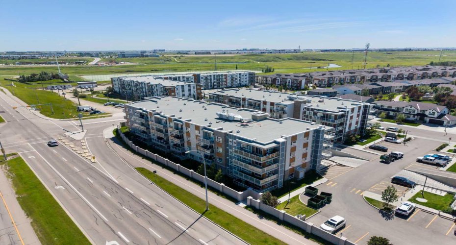 200 Harvest Hills Place, Calgary, Alberta T3K 2N3, 2 Bedrooms Bedrooms, ,2 BathroomsBathrooms,Residential,For Sale,Harvest Hills,A2328952