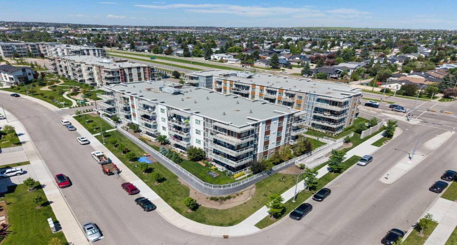 200 Harvest Hills Place, Calgary, Alberta T3K 2N3, 2 Bedrooms Bedrooms, ,2 BathroomsBathrooms,Residential,For Sale,Harvest Hills,A2328952